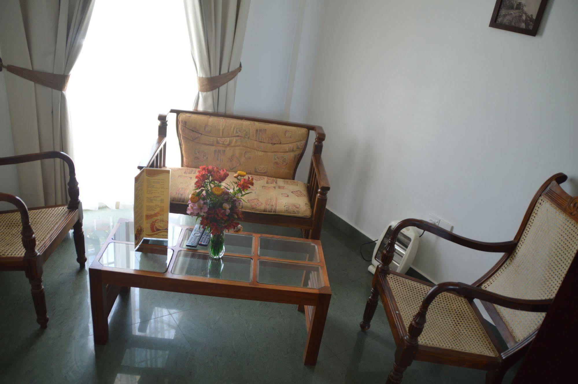 Hotel Royal Hills Nuwara Eliya Exterior foto